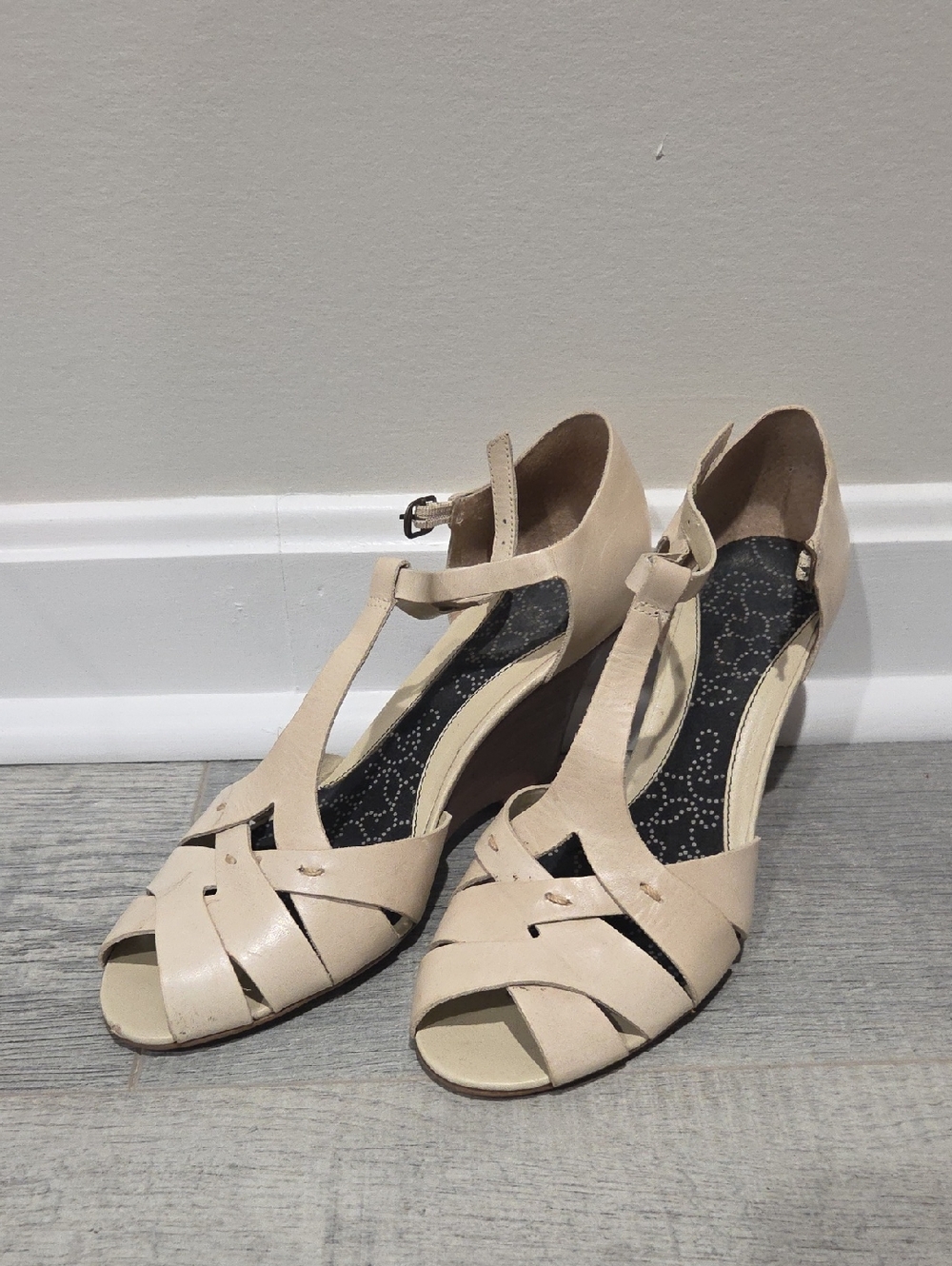 Kenneth Cole Reaction Nude T-Strap Peep-Toe Wedge Heels